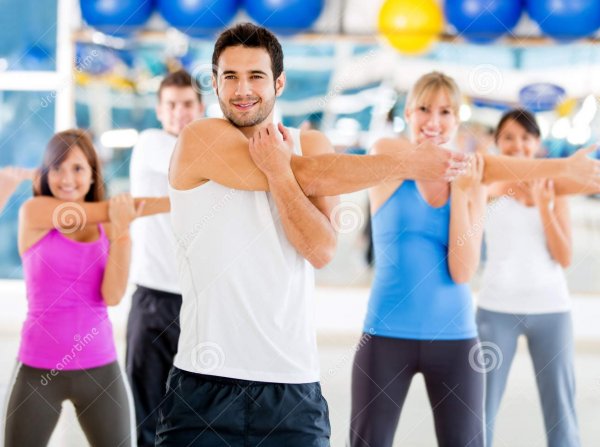gym-people-stretching-26034870